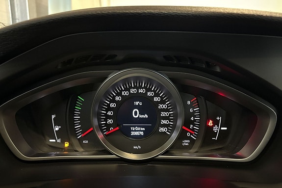 Volvo V40 17 of 21