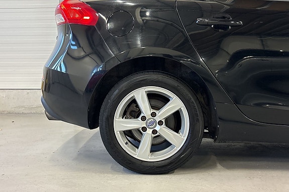 Volvo V40 8 of 21
