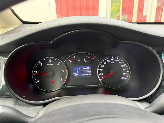 Kia Carens 7 of 7