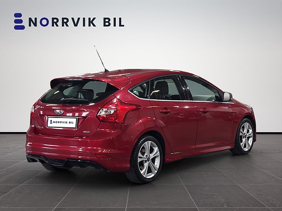 Ford Focus 8 of 23