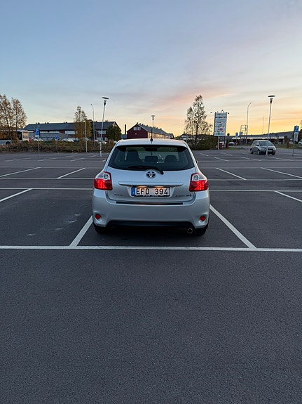 Toyota Auris 5 of 16