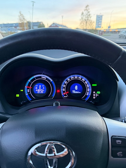 Toyota Auris 6 of 16