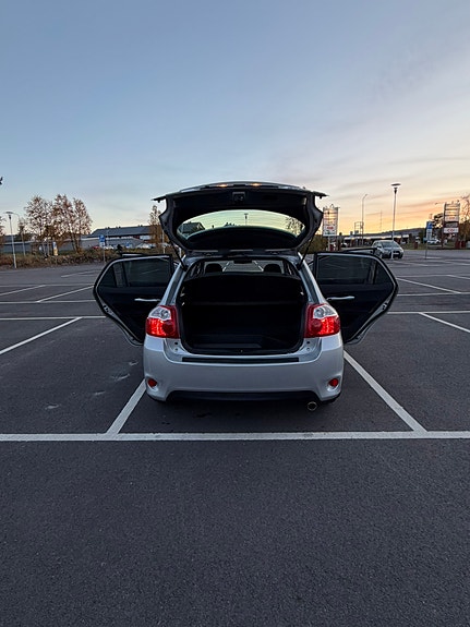 Toyota Auris 15 of 16