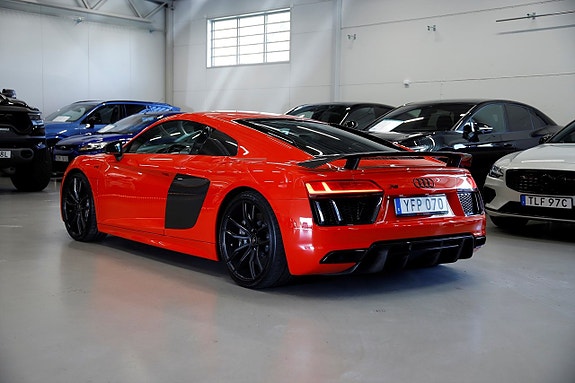 Audi R8 3 of 15