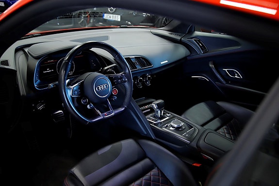 Audi R8 6 of 15