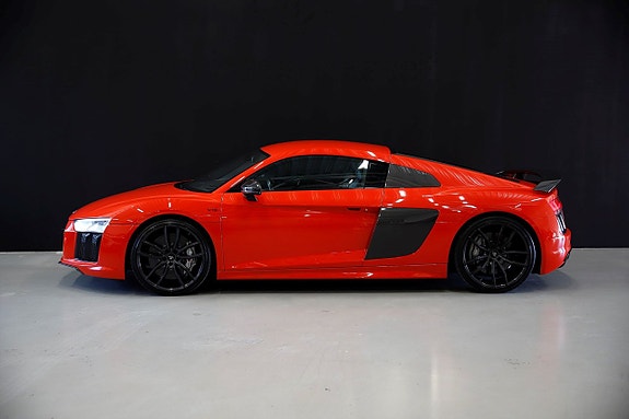 Audi R8 2 of 15