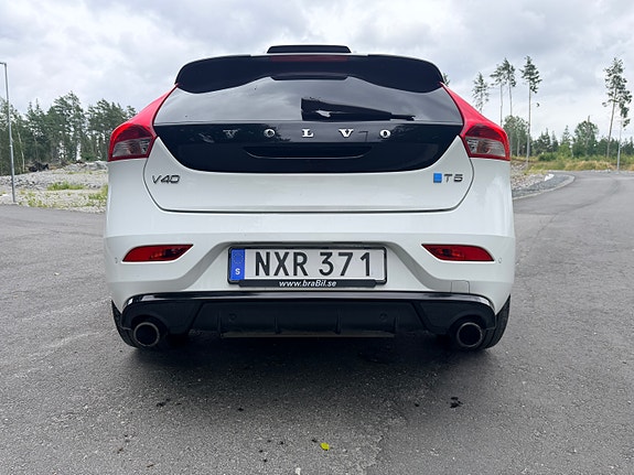 Volvo V40 3 of 11