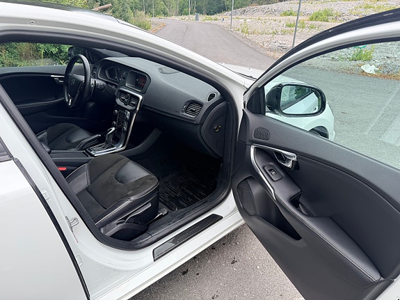 Volvo V40 6 of 11