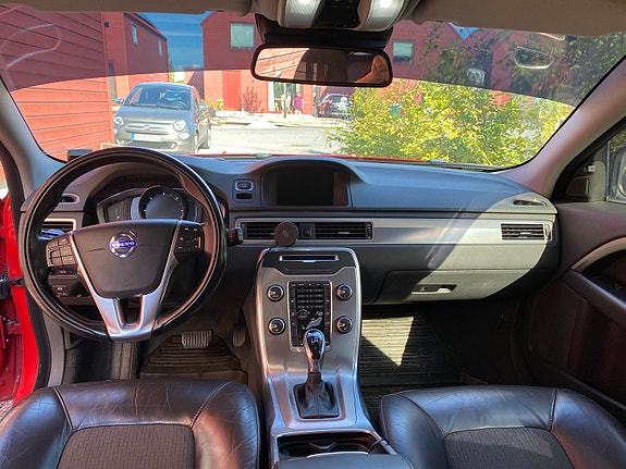Volvo V70 7 of 9