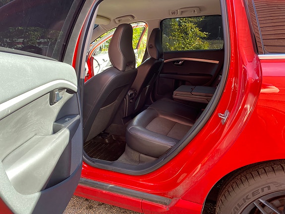 Volvo V70 5 of 9