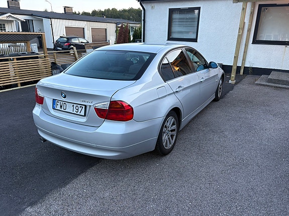 BMW 318d 4 of 7