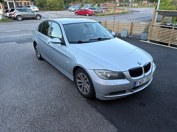 BMW 318d 3 of 7