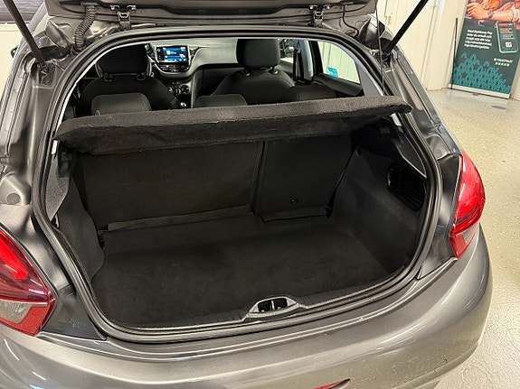 Peugeot 208 21 of 24