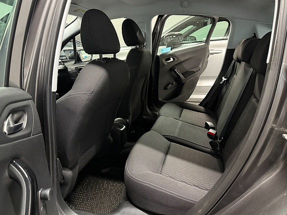 Peugeot 208 4 of 24