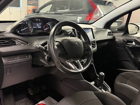 Peugeot 208 8 of 24