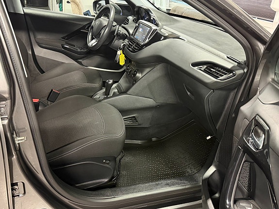 Peugeot 208 16 of 24