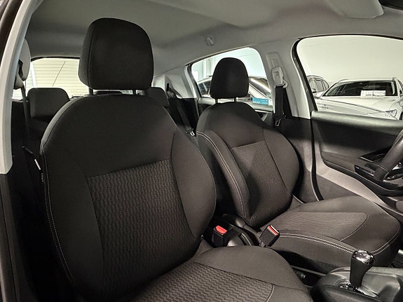 Peugeot 208 17 of 24