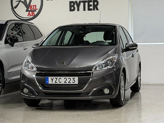 Peugeot 208 2 of 24