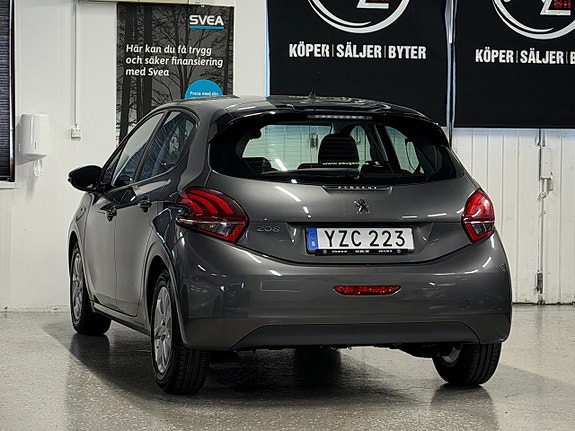 Peugeot 208 22 of 24