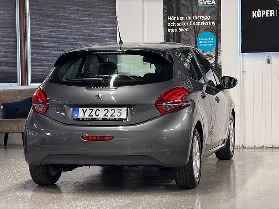 Peugeot 208 19 of 24