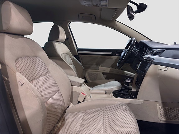 Skoda Superb 21 of 29