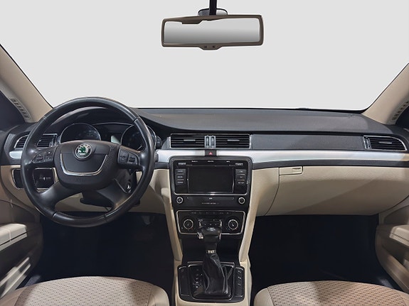 Skoda Superb 16 of 29