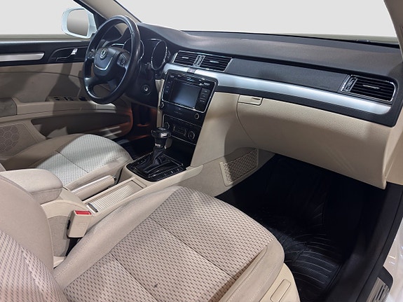 Skoda Superb 22 of 29