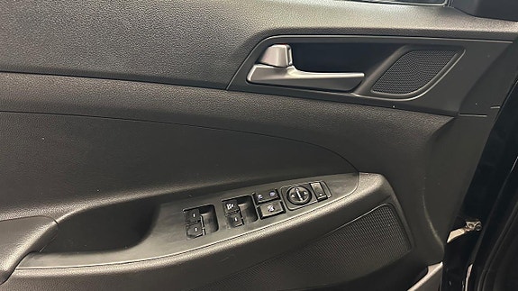 Hyundai Tucson 10 of 25