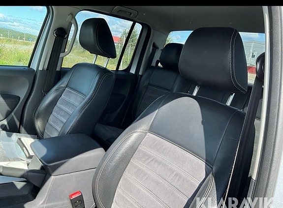 Volkswagen Amarok 6 of 8