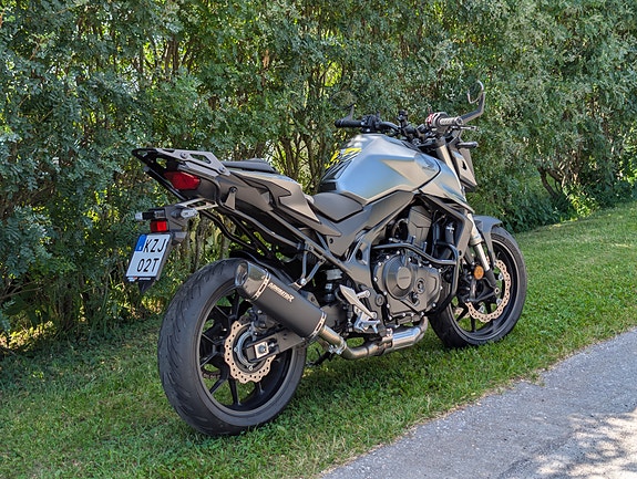 Honda CB750 2 of 4