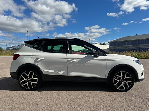 Seat Arona 3 of 13