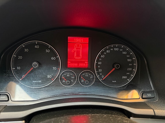 Volkswagen Golf V 6 of 6