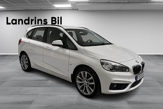 BMW 220d 3 of 11