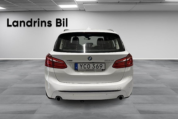 BMW 220d 5 of 11