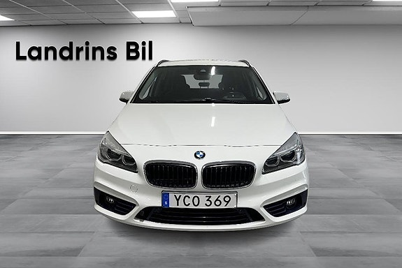 BMW 220d 2 of 11