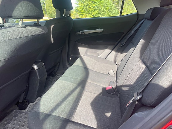 Toyota Auris 10 of 10