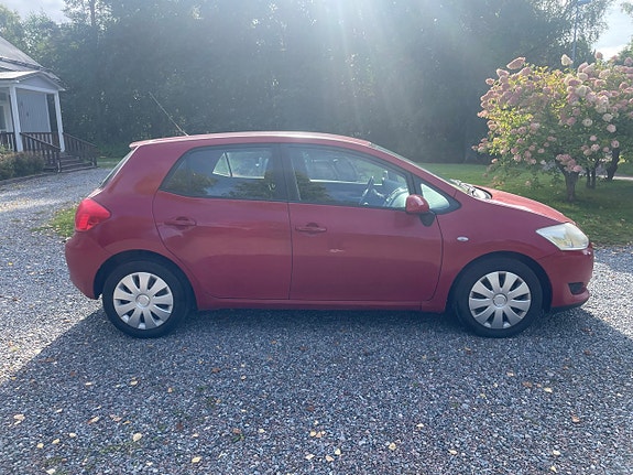 Toyota Auris 4 of 10