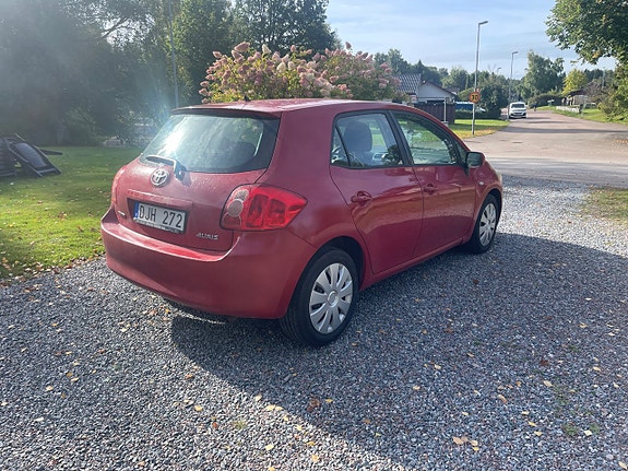 Toyota Auris 5 of 10