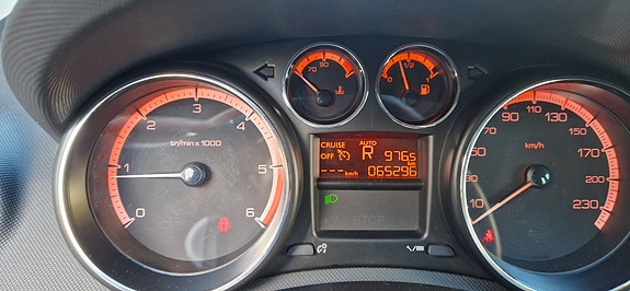 Peugeot 308 2 of 7