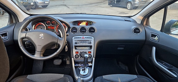 Peugeot 308 3 of 7