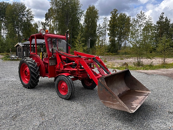 Volvo BM 425 2 of 10