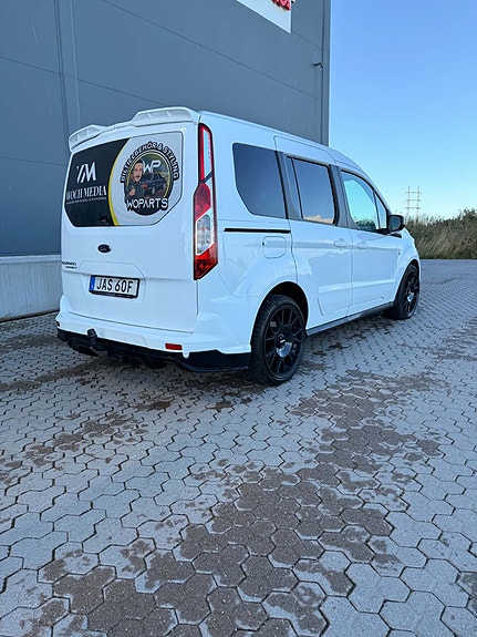 Ford Tourneo Connect 4 of 17