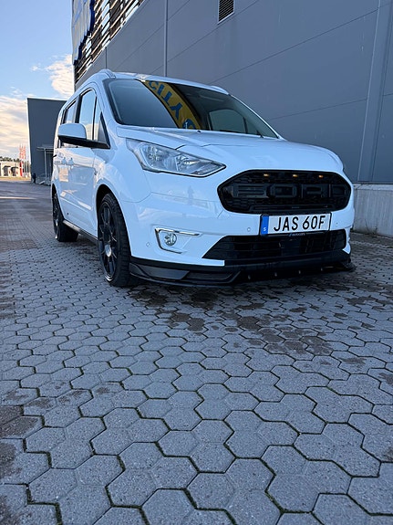 Ford Tourneo Connect 2 of 17