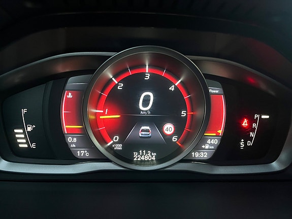 Volvo V70 18 of 24