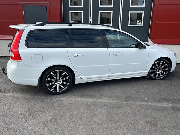Volvo V70 8 of 24