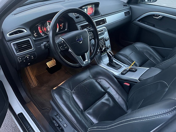 Volvo V70 15 of 24