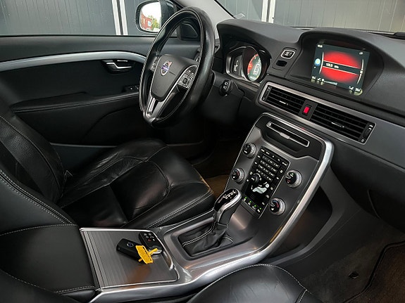 Volvo V70 11 of 24
