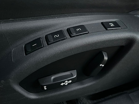 Volvo V70 16 of 24