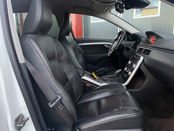 Volvo V70 12 of 24