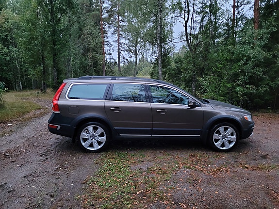 Volvo XC70 3 of 4